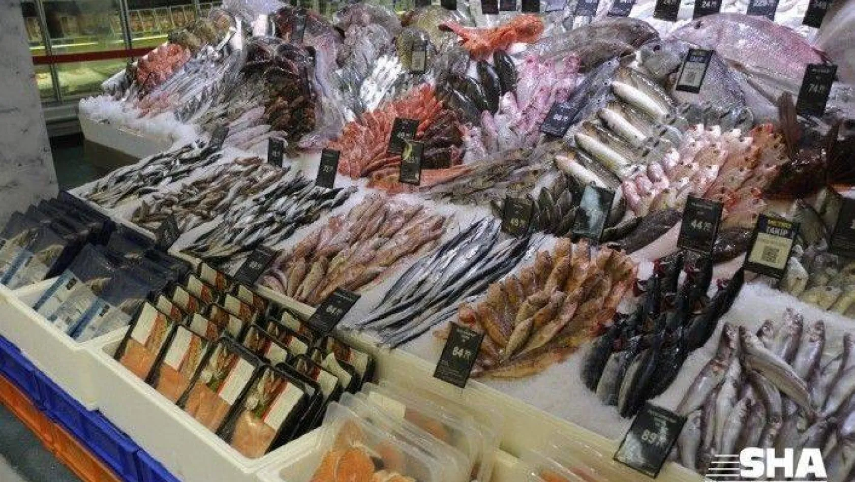 Av sezonu başladı, zincir marketlerde reyonlar balık doldu