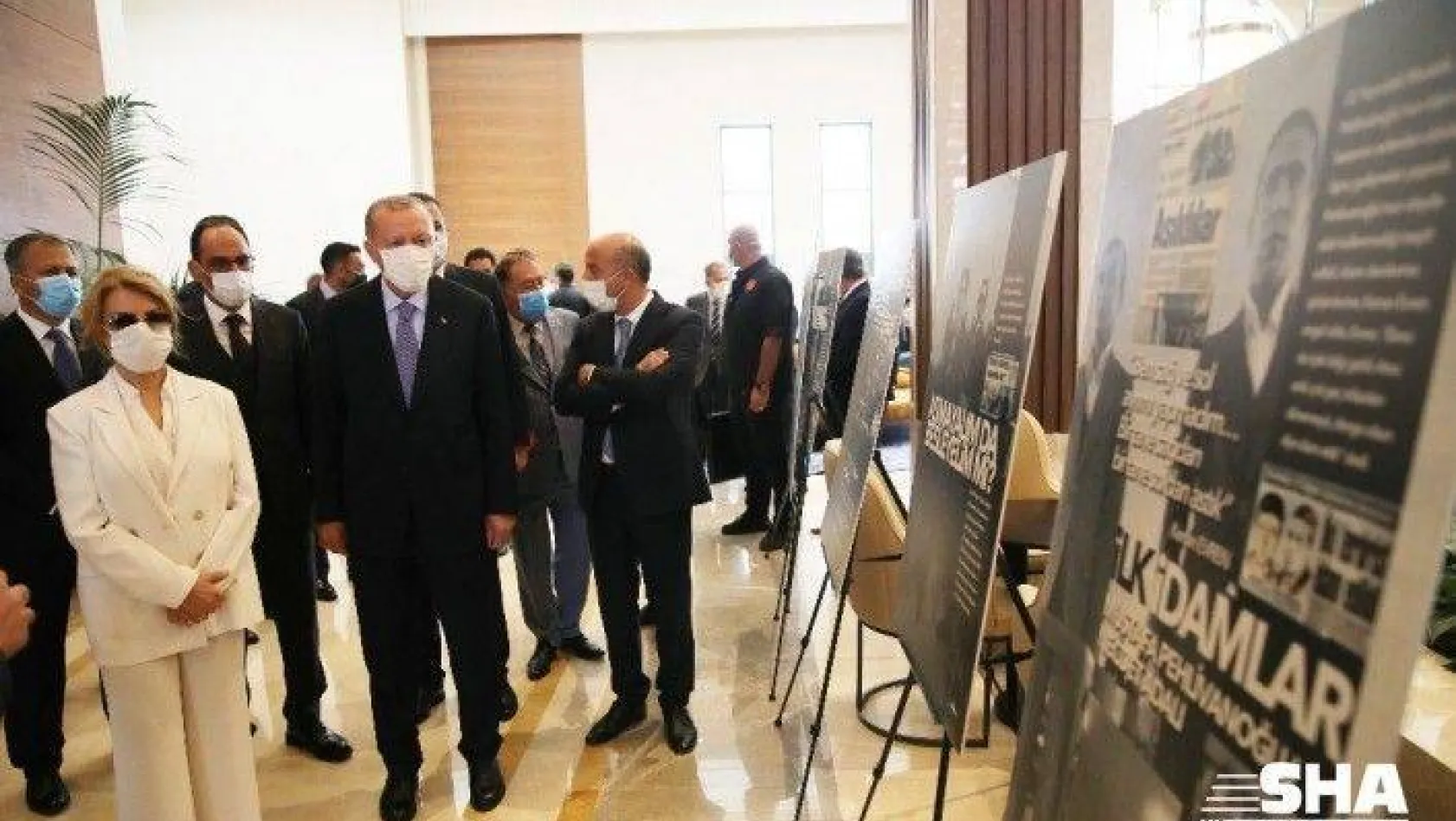 Cumhurbaşkanı Erdoğan ve Tansu Çiller 12 Eylül fotoğraf sergisini gezdi
