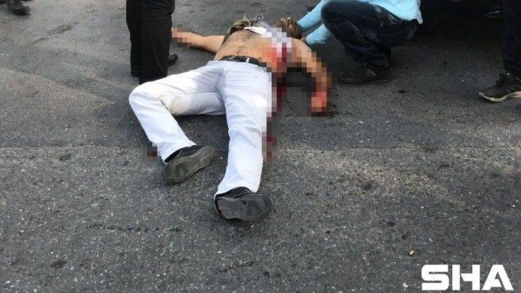 Esenyurt'ta taksi durağında silahlı kavga: 2'si ağır 3 yaralı