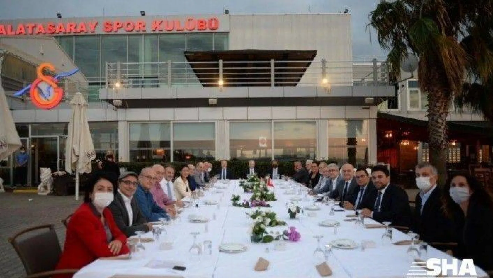 Galatasaray Yönetim Kurulu Kalamış'ta bir araya geldi