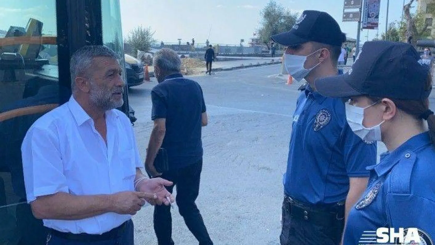 (Özel) Beşiktaş Kaymakamı'ndan vatandaşa: 'Maskenizi takın ceza yazmak istemiyoruz'