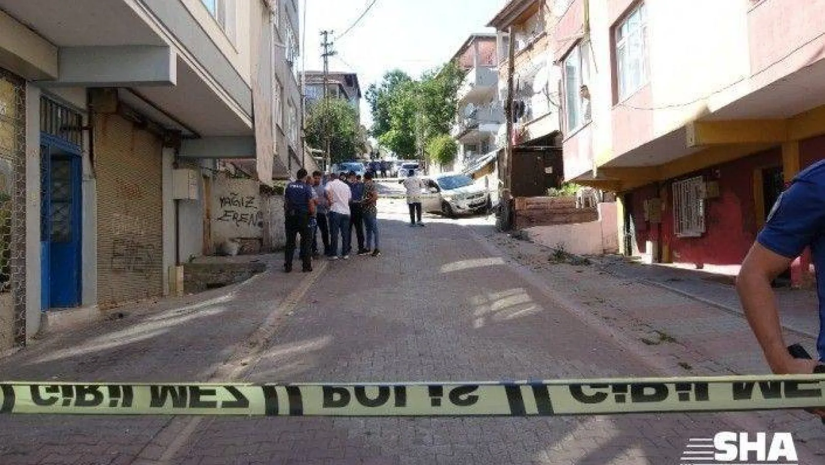 Sultanbeyli'de kayınpeder ile damadın silahlı kavgası kanlı bitti:1 ölü