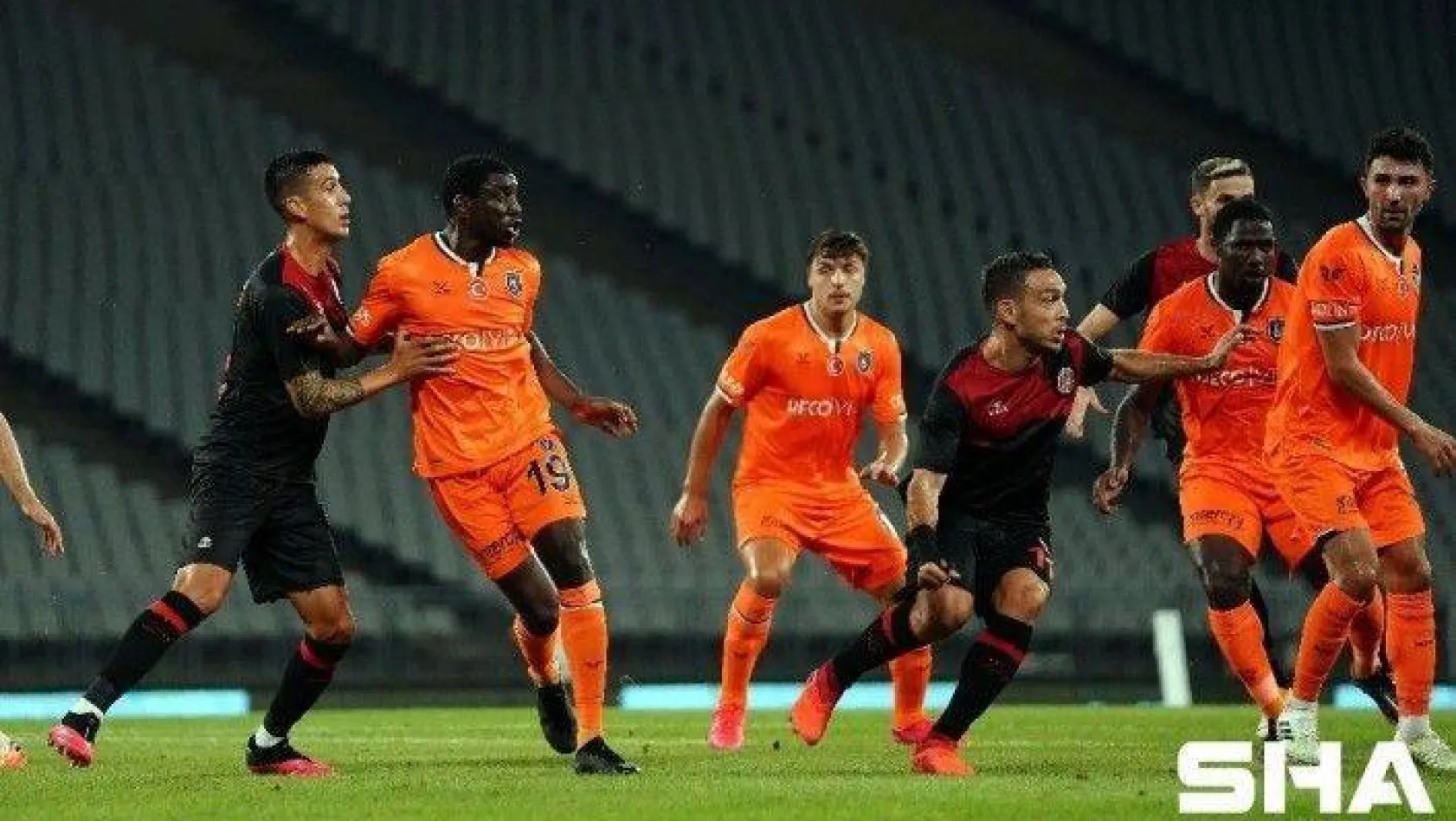 Süper Lig: Karagümrük: 0 - Medipol Başakşehir: 0 (İlk yarı)