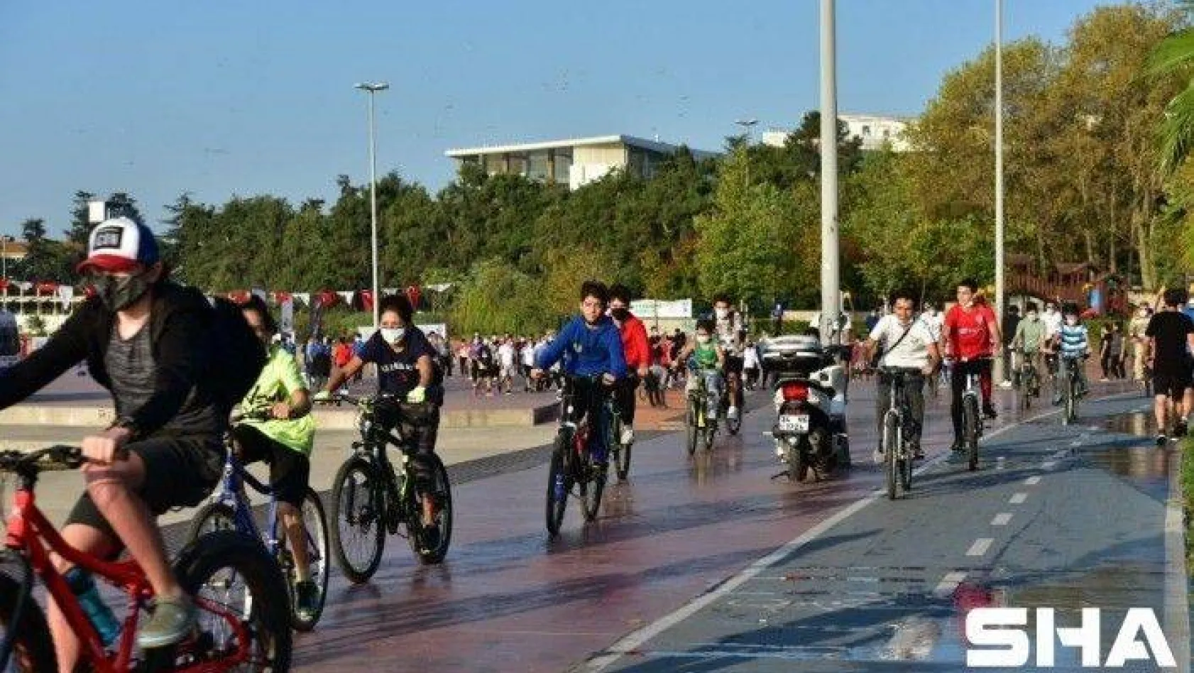 Tuzla'da sosyal mesafeli bisiklet ve yürüyüş etkinliği