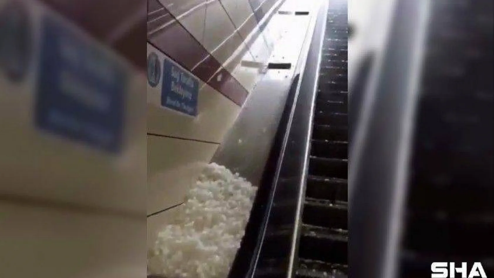 Ümraniye'de metro istasyonunun yürüyen merdivenleri dolu parçalarıyla kaplandı