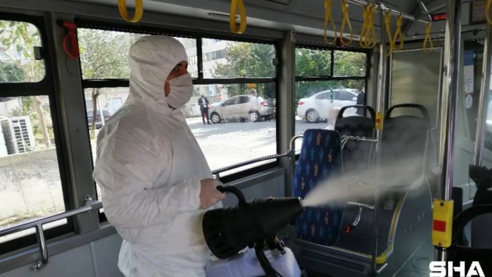 Ataşehir'de Özel Halk Otobüsleri korona virüse karşı dezenfekte edildi