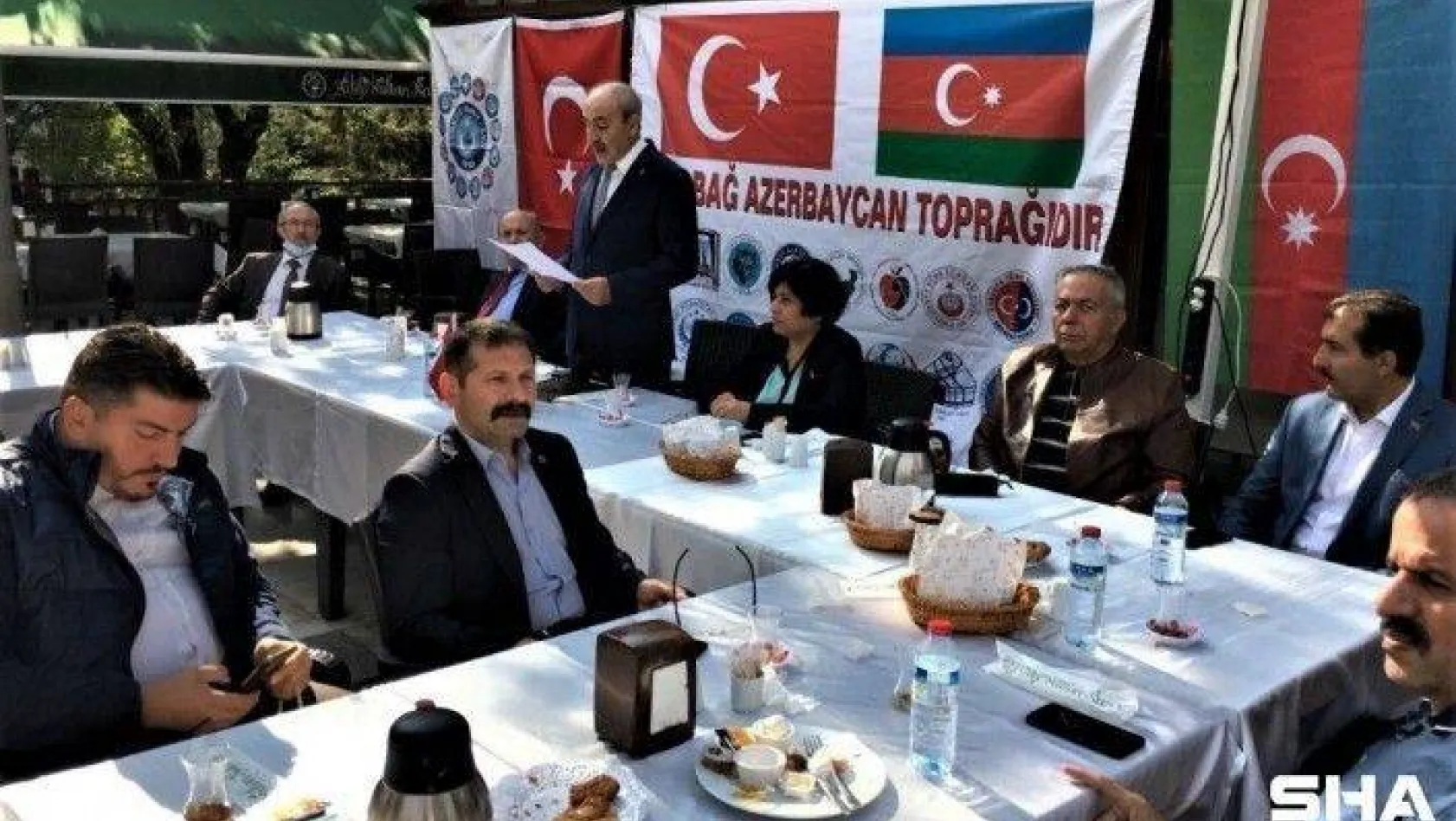 Azerbaycan'a destek sürüyor