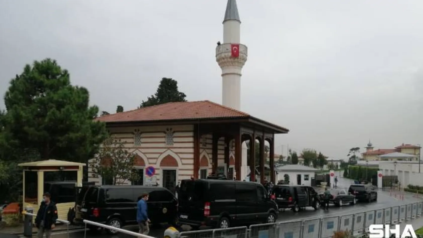 Cumhurbaşkanı Erdoğan Cuma namazını Kerem Aydınlar Cami'inde kıldı