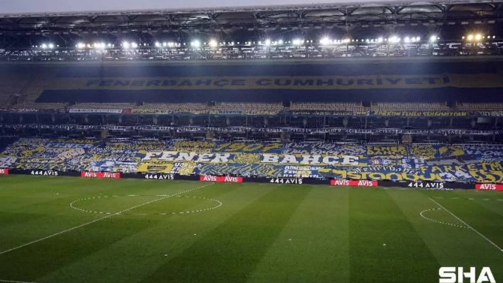 Fenerbahçe taraftarından dev pankart