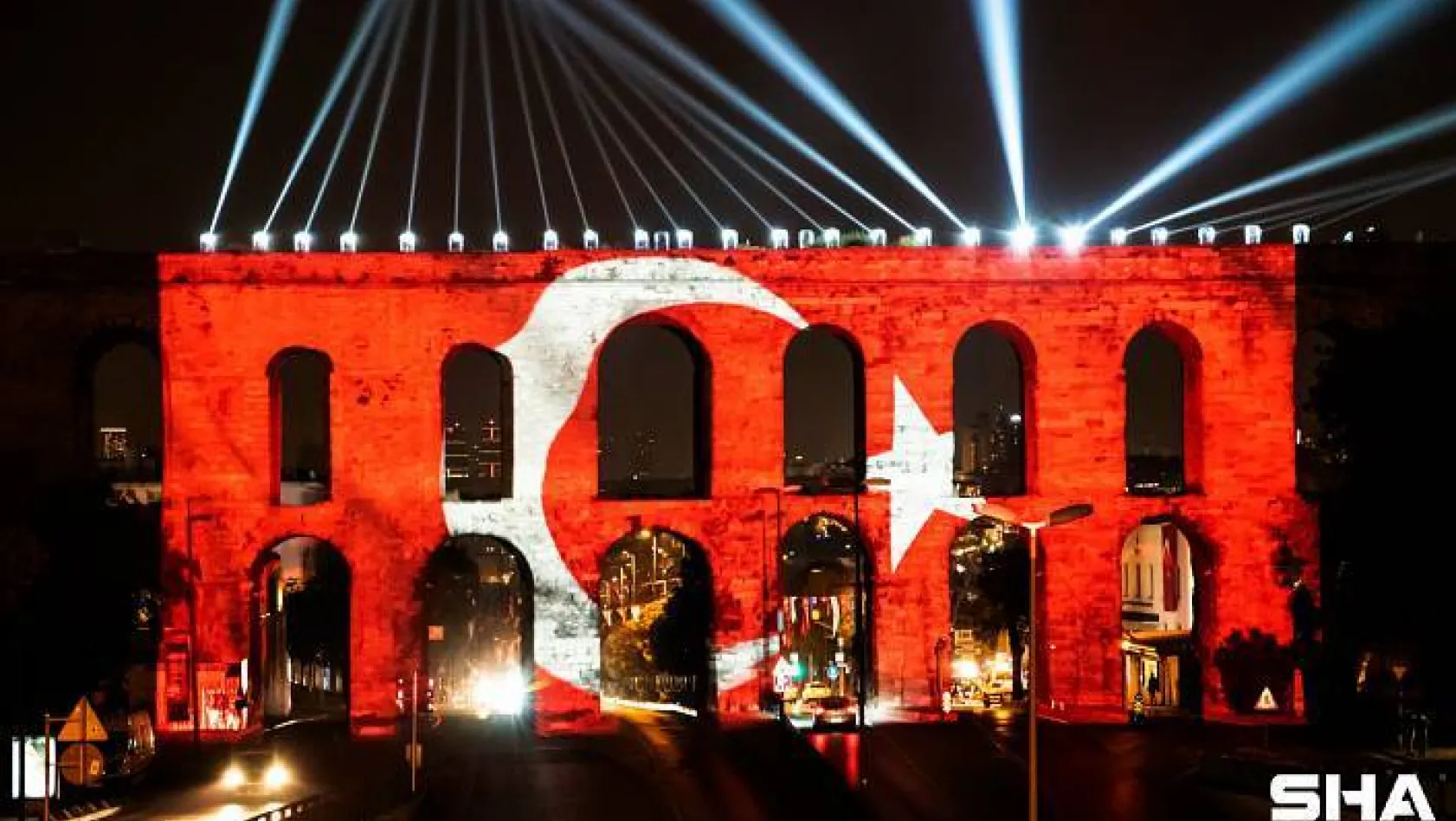 İstanbul'da Atatürk hologramlı 29 Ekim kutlaması