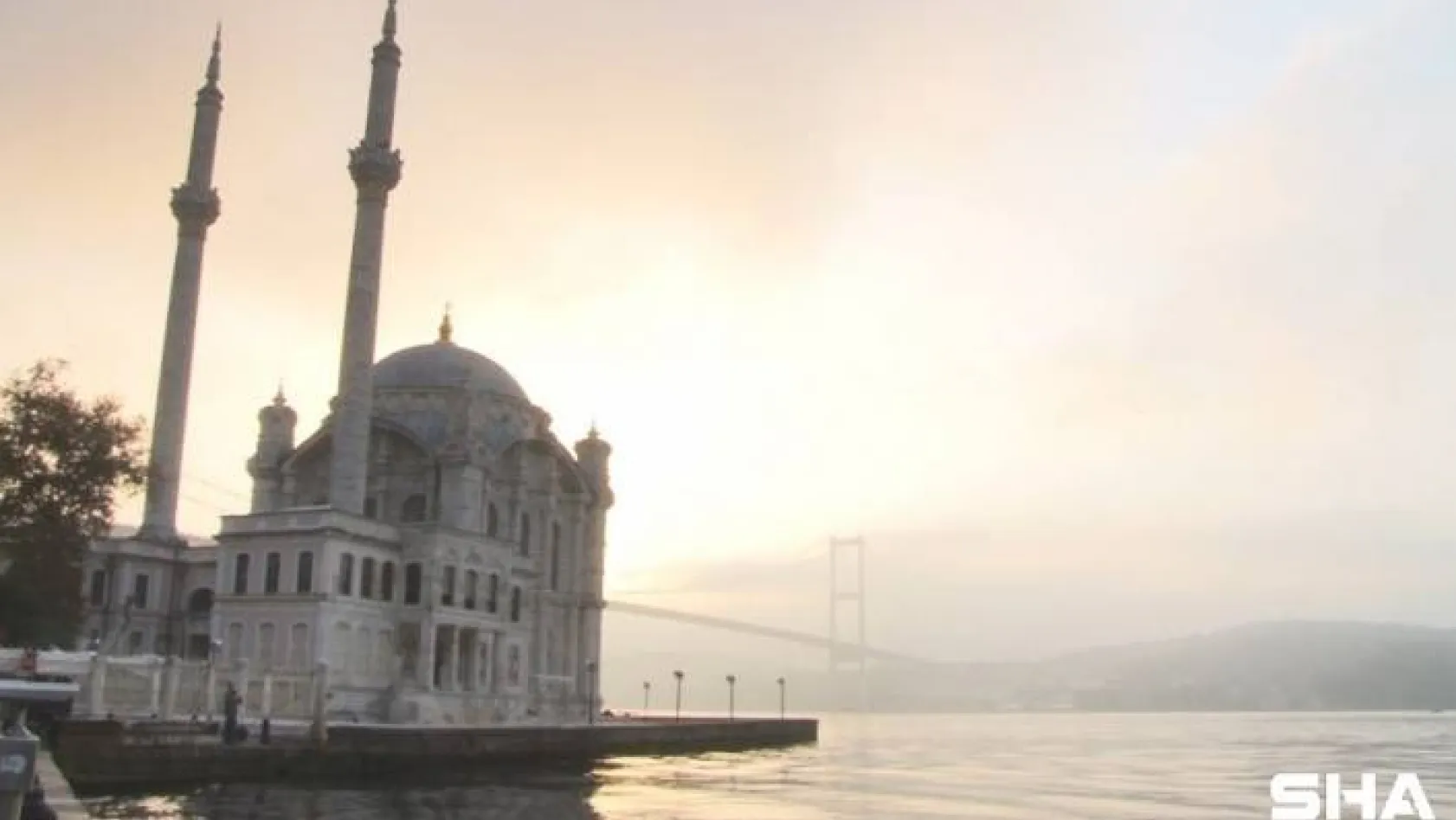 İstanbullular Cumartesi sabahına sisli bir havayla uyandı