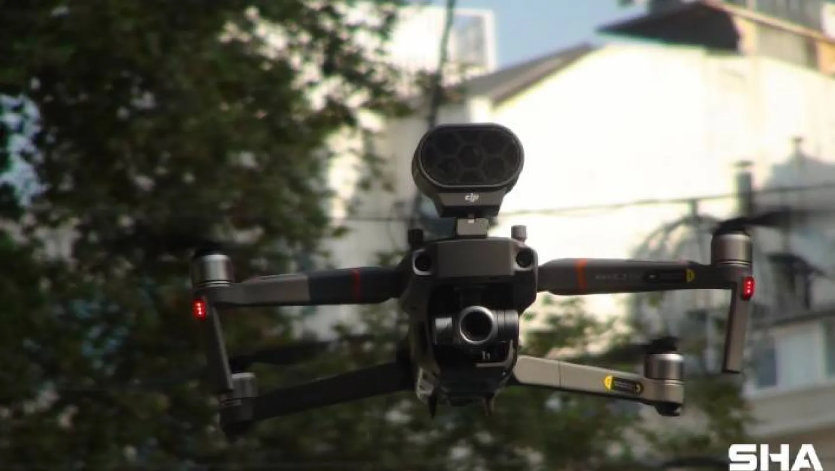 İstiklal Caddesinde drone destekli korona virüs denetimi