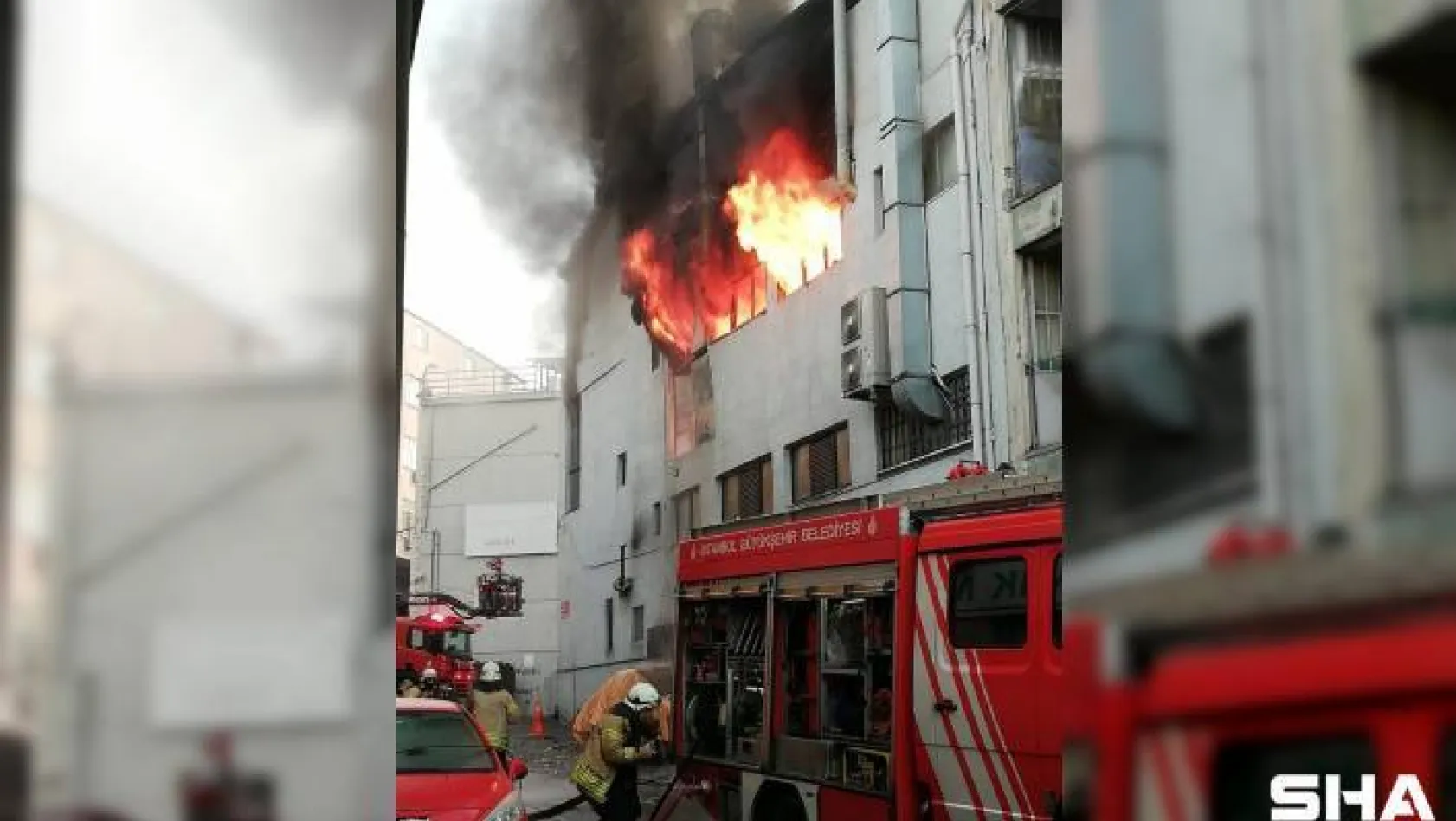 Kağıthane'de 4 katlı iş merkezinde yangın çıktı. Olay yerine çok sayıda itfaiye ekibi sevk edildi, ekiplerin yangına müdahalesi devam ediyor