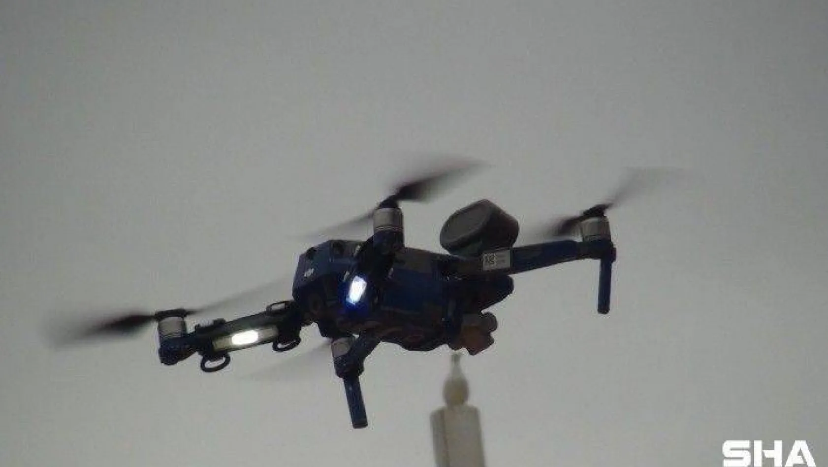 Taksim Meydanı'nda drone destekli korona virüs denetimi yapıldı