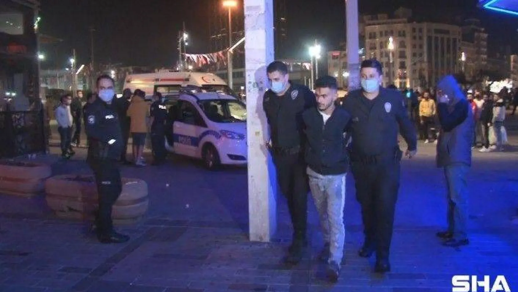 Taksim'de iki yabancı grup arasında bıçaklı kavga:1 yaralı
