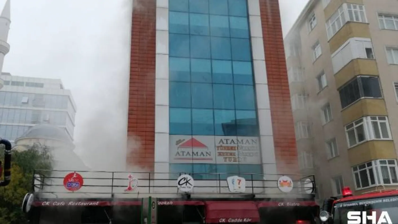 Ataşehir'de restoranda korkutan yangın