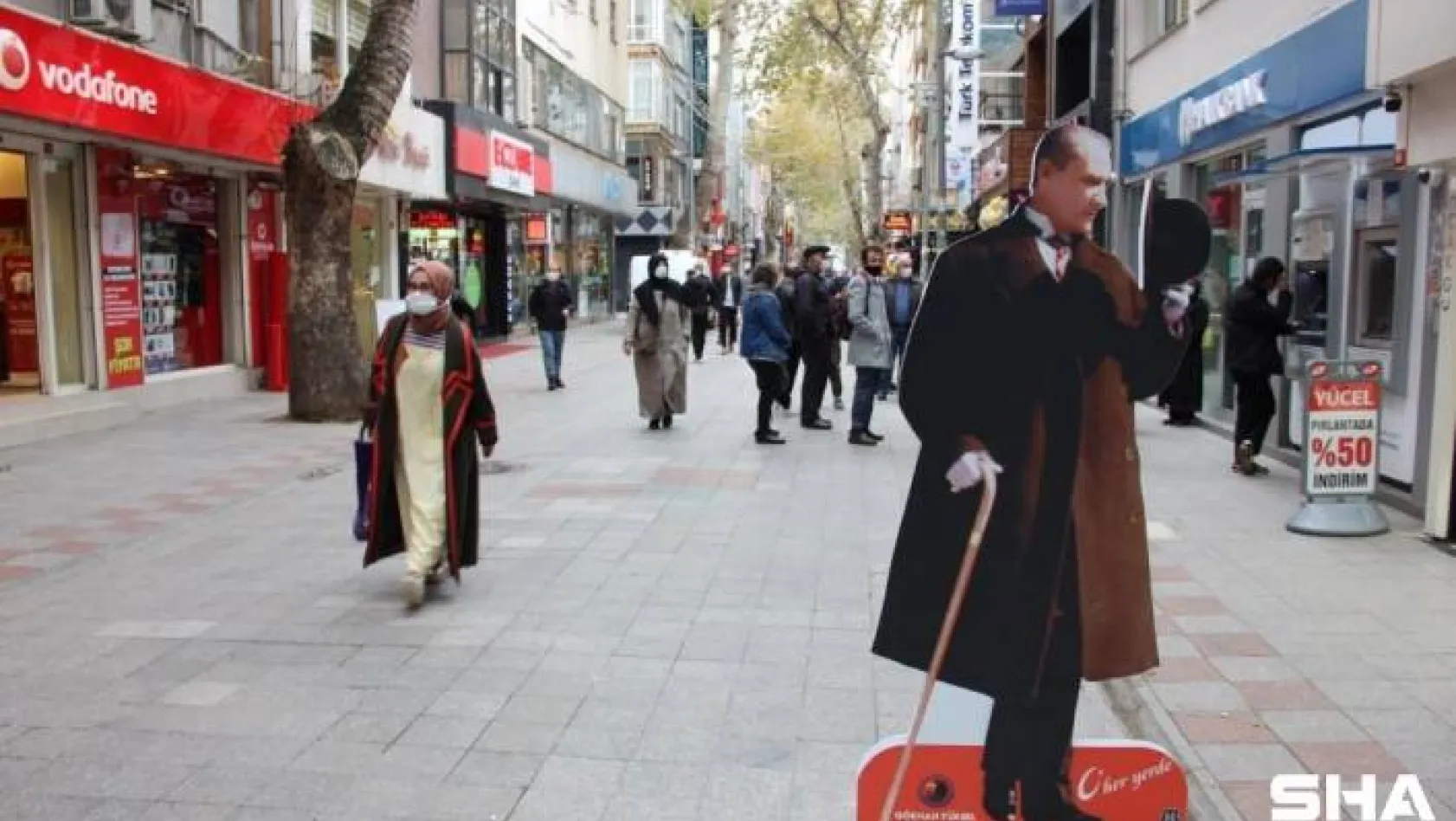 Atatürk sevgisi Kartal'ı sardı