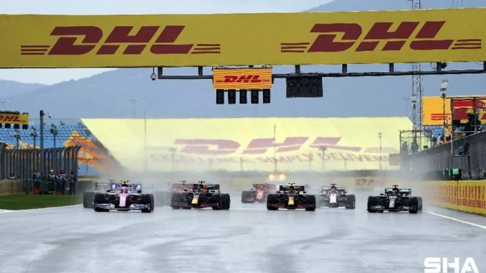 Formula 1 Türkiye Grand Prix'si start aldı
