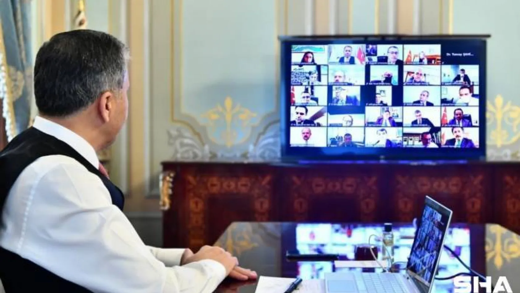 İstanbul Valisi Yerlikaya'dan video konferanslı korona virüs toplantısı