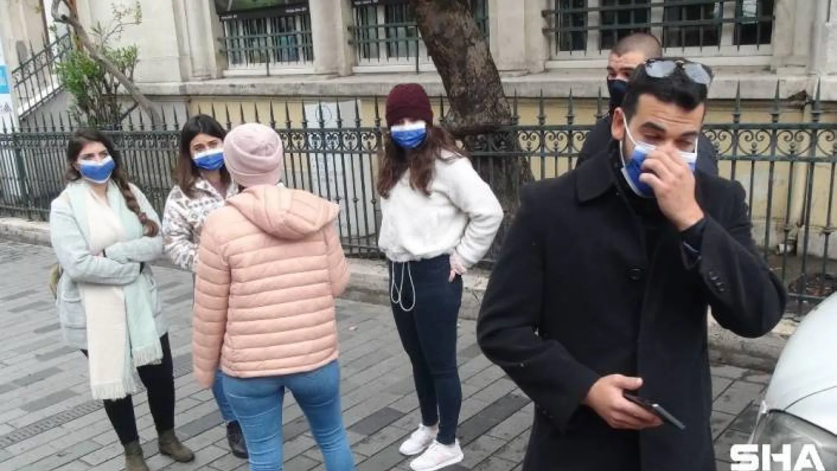 Taksim'de korona virüs denetimlerinde çok sayıda kişiye ceza kesildi