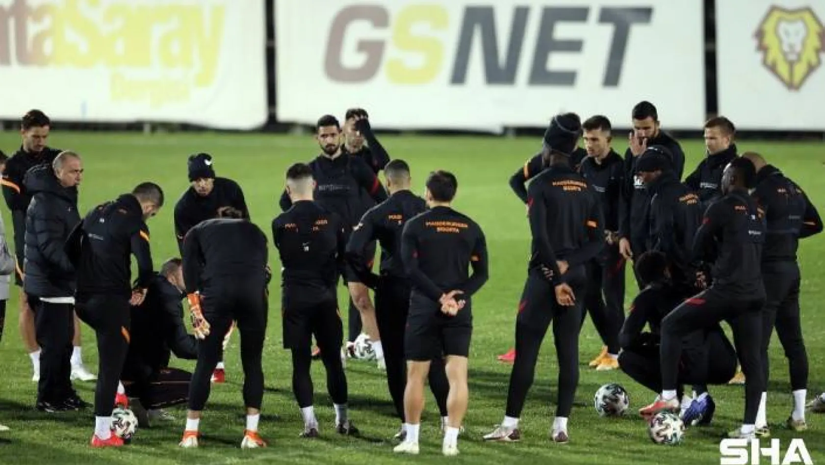 Galatasaray'da Taylan Antalyalı takımla çalıştı