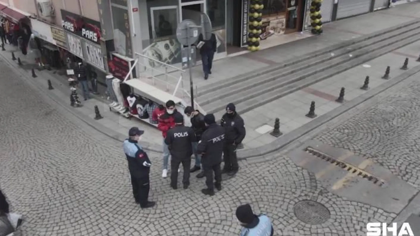 Sultanbeyli'de polis ekiplerinden droneli korona denetimi