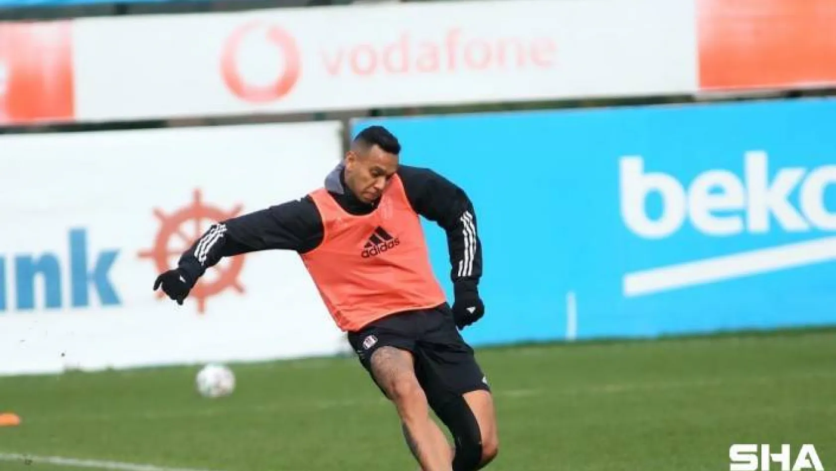 Beşiktaş, Josef de Souza'nın sözleşmesini uzattı