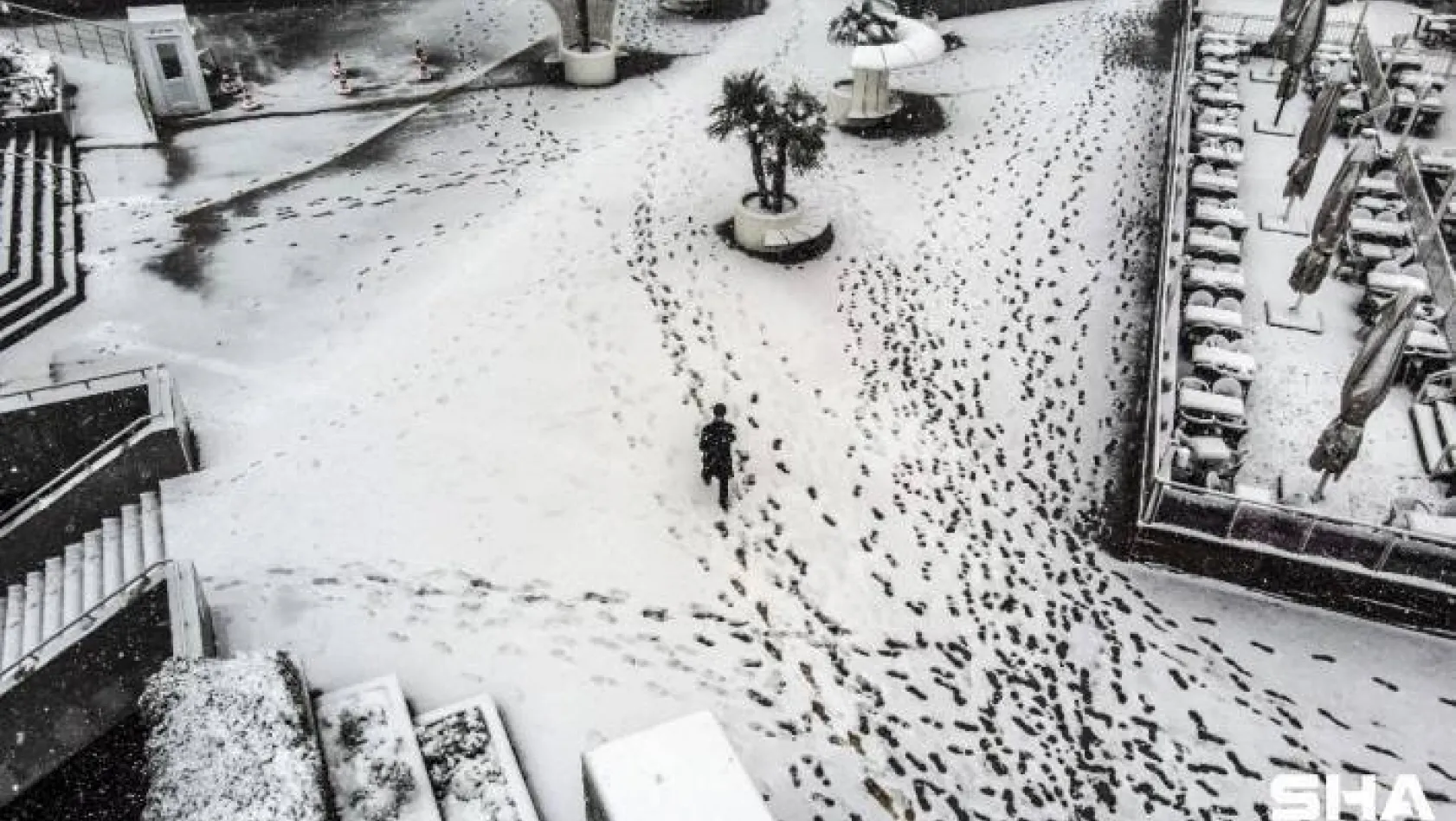 Beyaz örtü ile kaplanan Mecidiyeköy havadan görüntülendi