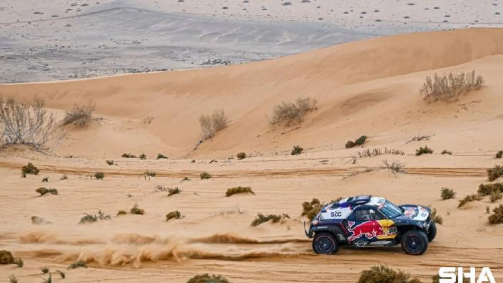 Dakar Rallisi'nde Red Bull sporcuları zirvede