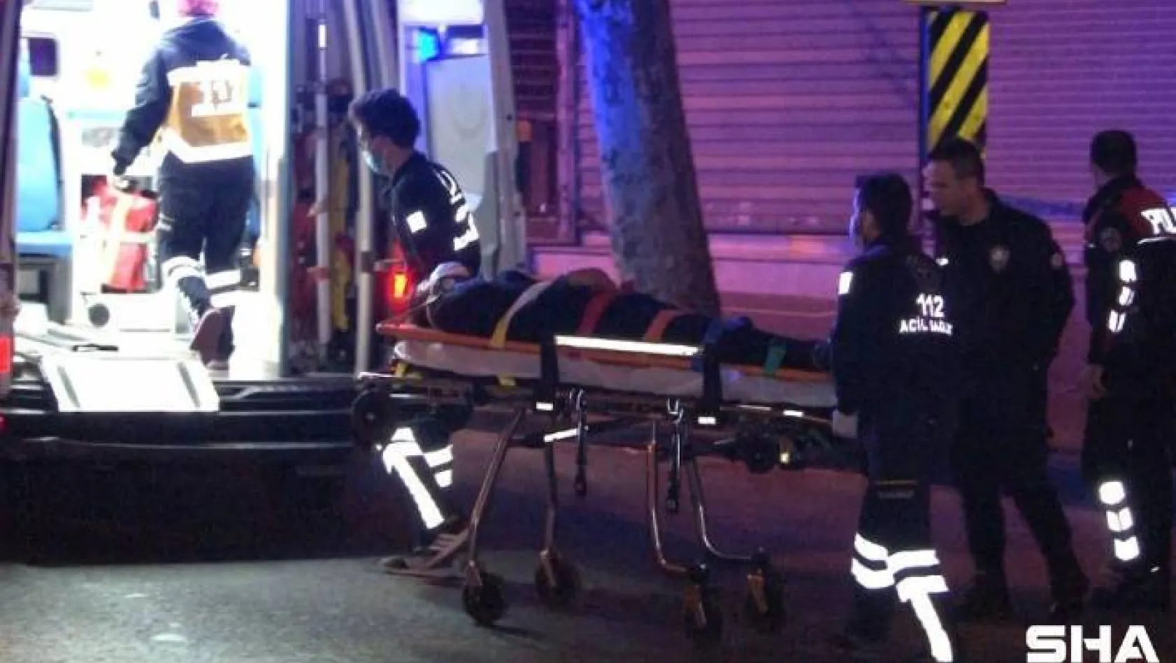 Fatih'te aşırı hız nedeniyle kontrolü kaybeden otomobil yan yattı: 1 yaralı