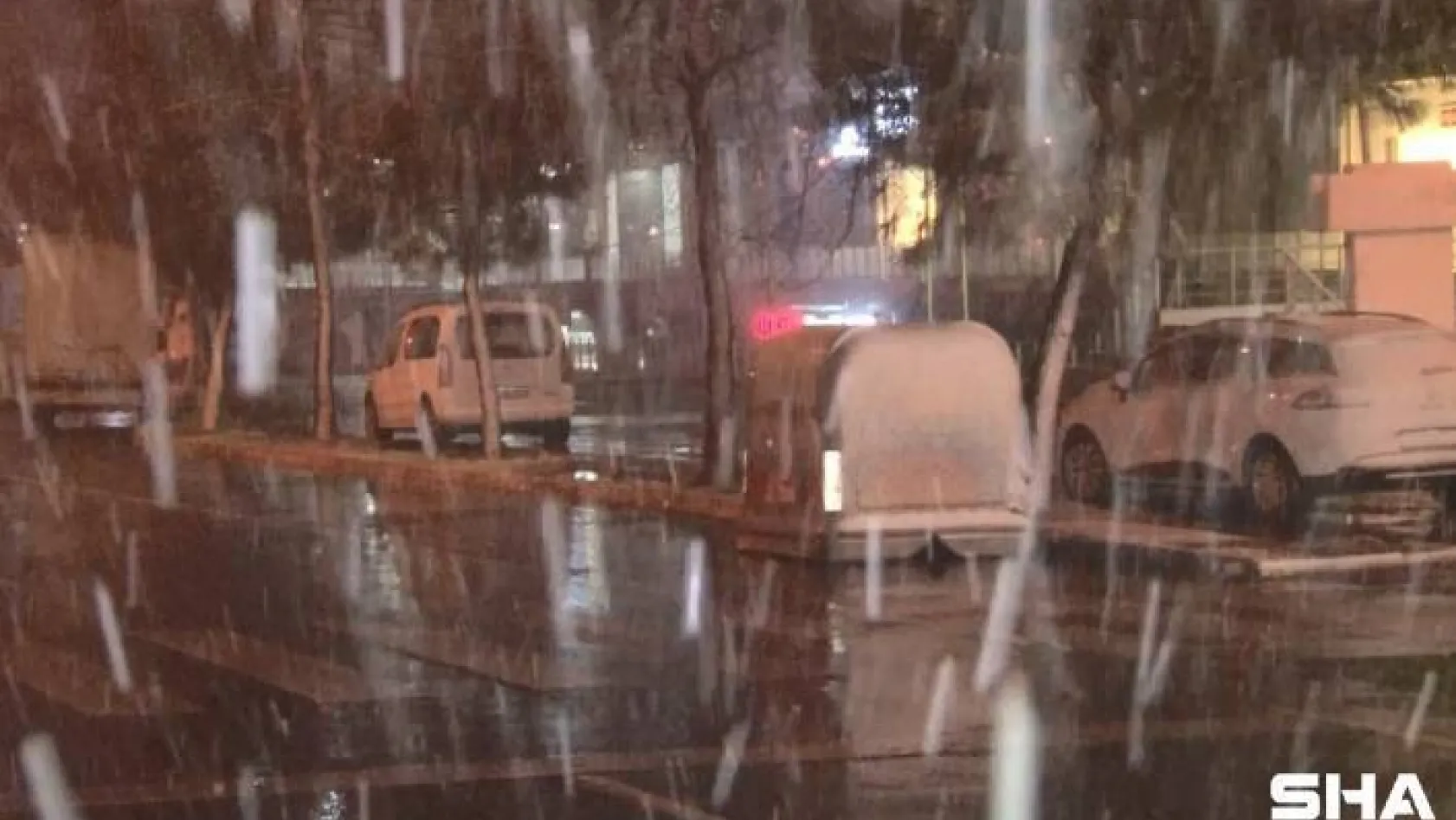 İstanbul Avrupa Yakası'nda kar yağışı etkili olmaya başladı
