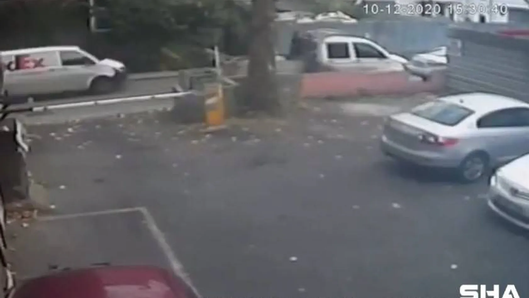 (Özel) Kadıköy'de park halindeki kamyonetten karot makinesinin çalınması kamerada