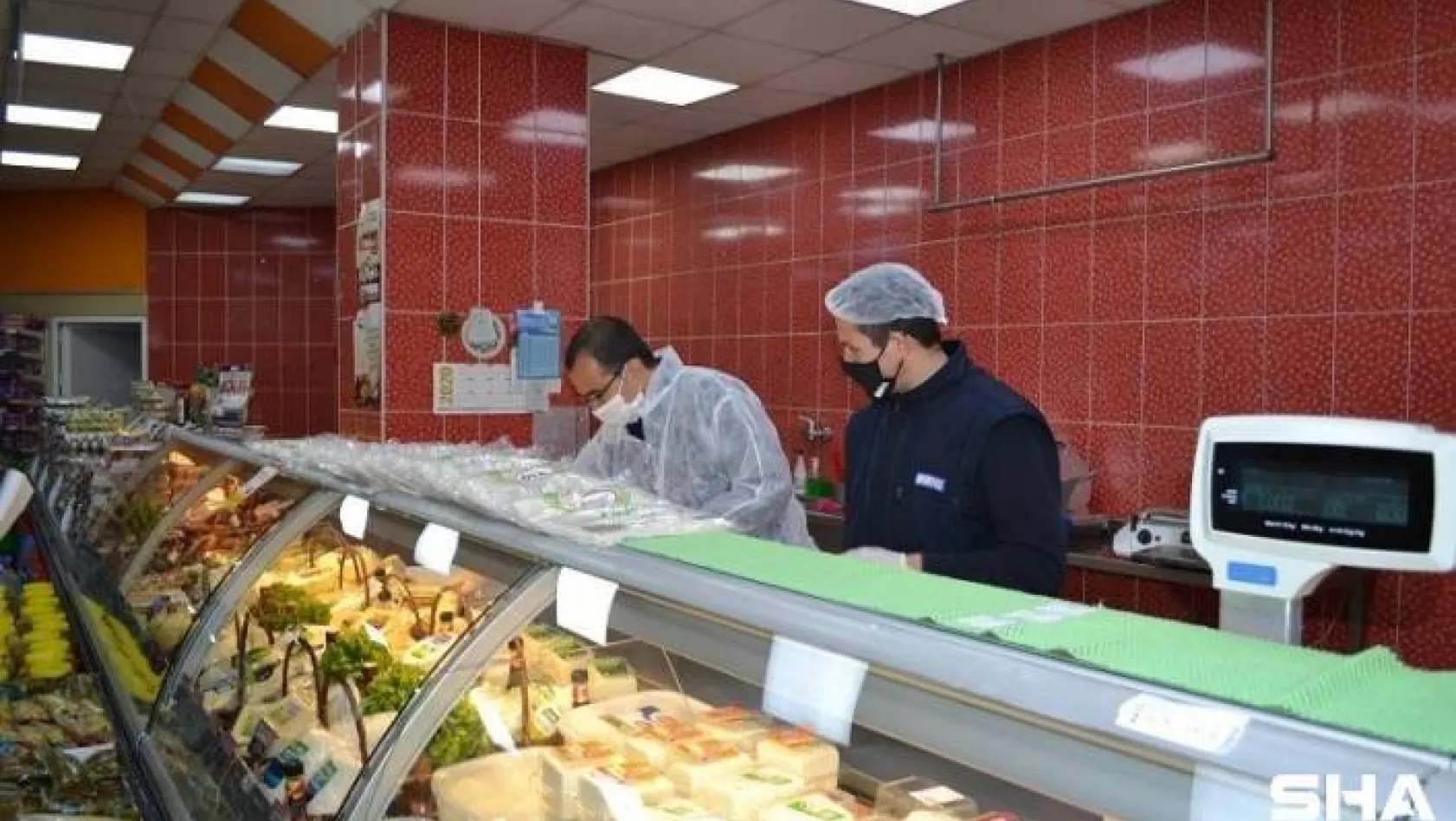Sultanbeyli'deki gıda denetimlerinde 75 işletmeye 557 bin lira ceza kesildi