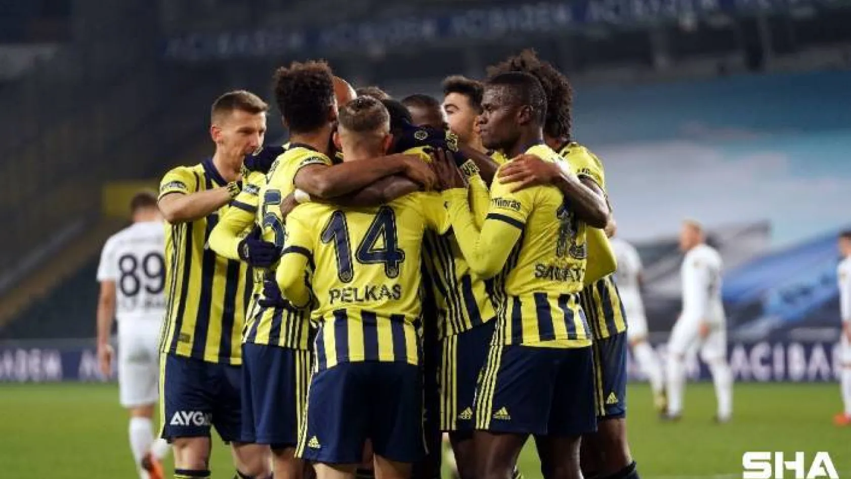 Süper Lig: Fenerbahçe: 2 - Ankaragücü: 0  (İlk yarı)