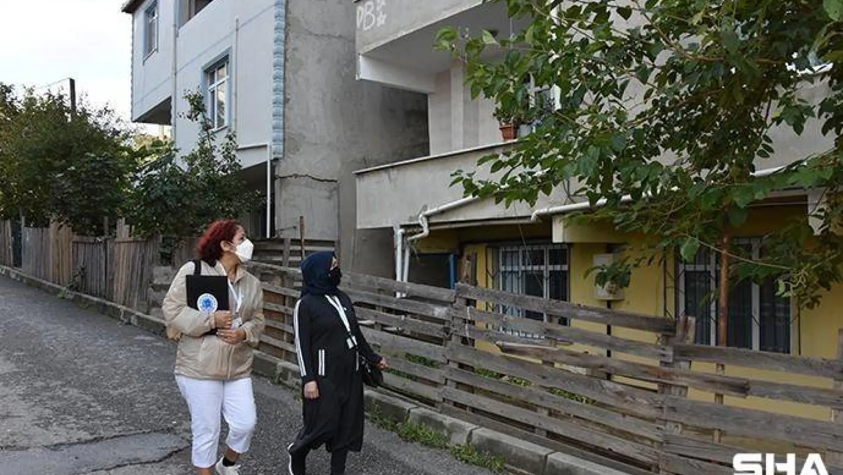 Tuzla'da 4 Bin 300 gönüllü kadın sokak sokak gezerek sorunlara çözüm üretiyor