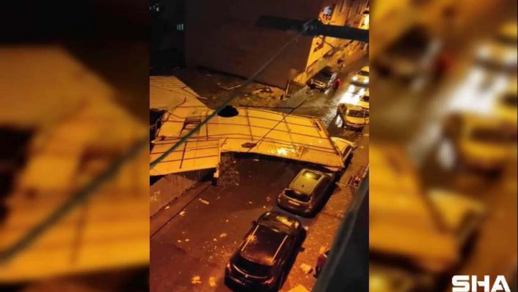 Bağcılar'da uçan çatı evlerin içine girdi: 1 yaralı
