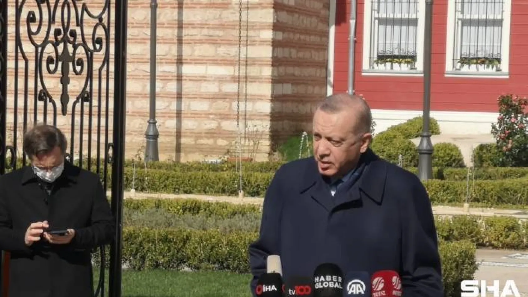 Cumhurbaşkanı Erdoğan, 'Biz darbenin her türlüsüne karşıyız. Darbeleri kabul etmemiz özellikle mümkün değildir"