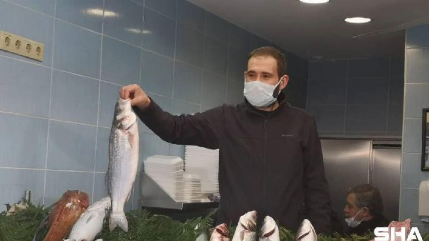 Cumhurbaşkanı Erdoğan, Çengelköy'de balık aldı