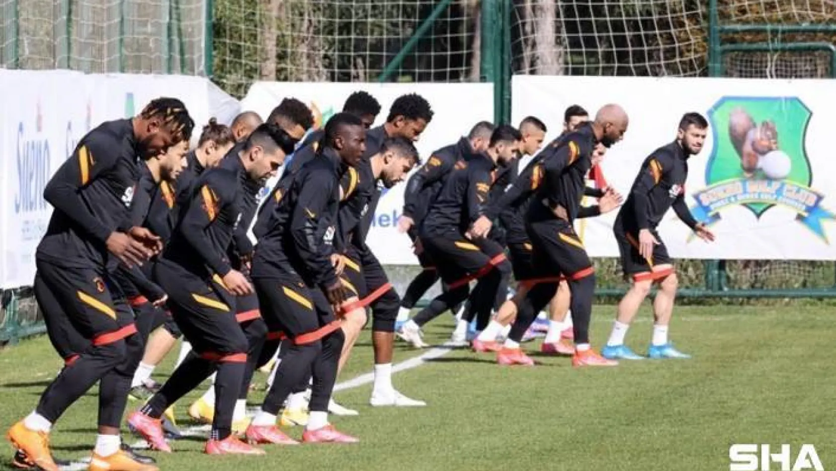 Galatasaray hazırlıklarını Antalya'da sürdürdü