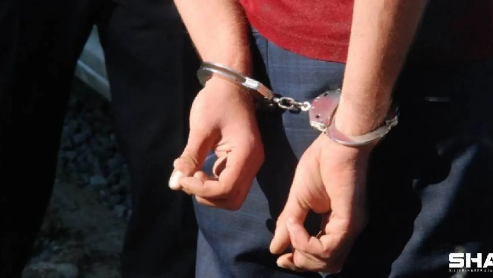 Hücre evlerinde yakalanan 17 FETÖ şüphelisi serbest kalırken, 13 şüpheli tutuklandı