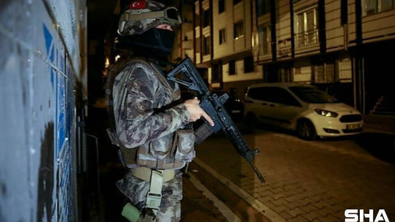 İstanbul'da 120 adrese operasyon: 50 firari şahıs yakalandı