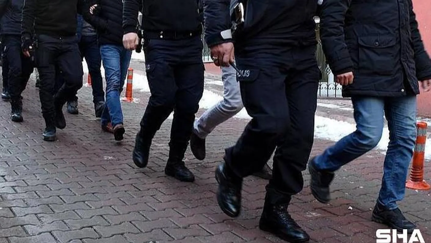İstanbul'da FETÖ'nün hücre evlerine operasyonu: 30 şüpheli yakalandı