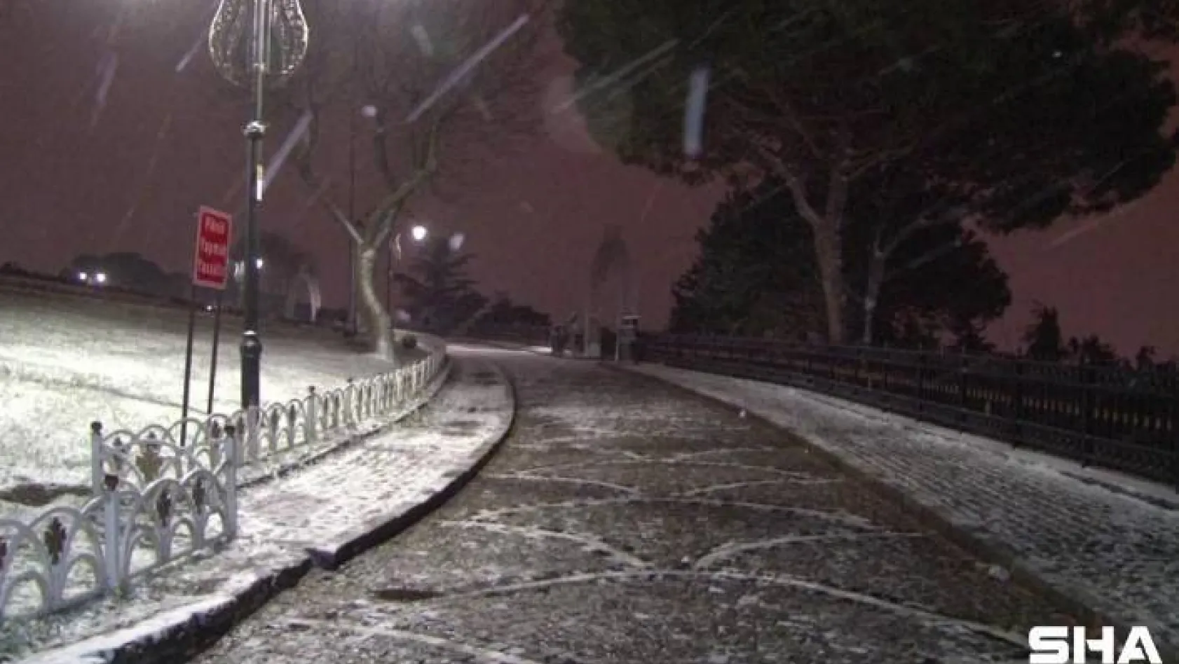 İstanbul'da kar yağışı gece  boyunca devam etti