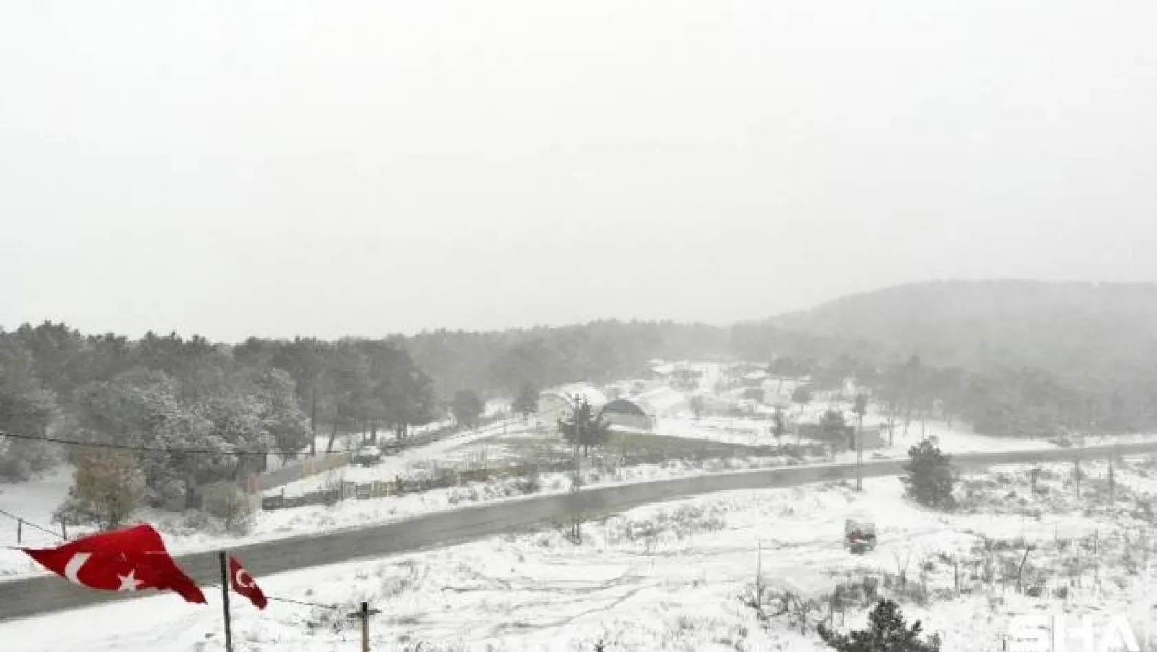 Kar yağışıyla beraber İstanbul beyaza büründü