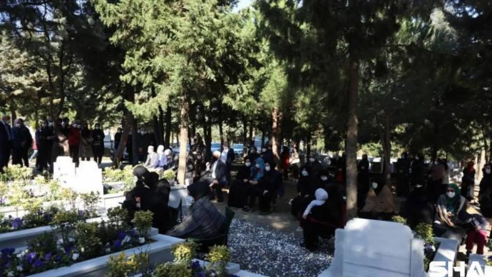 Kartal'da Yeşilyurt Apartmanı'nda hayatını kaybedenler dualarla anıldı