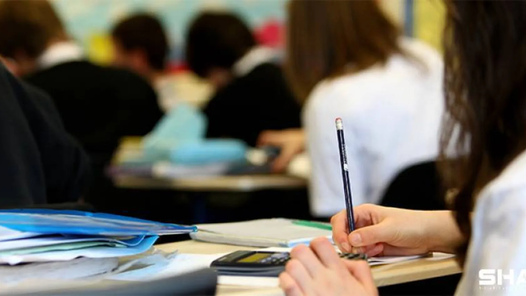 Liselerde yüz yüze sınavlar için planlanan tarih Ǝ Mart'
