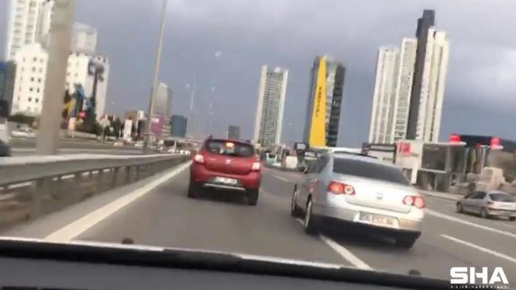 (Özel) İstanbul trafiğinde &quotmakas" terörü kamerada