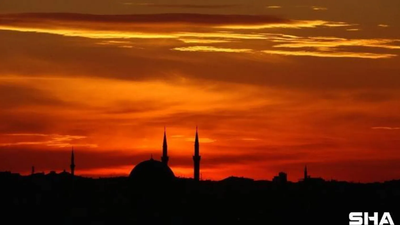 (Özel) Taksim'de gün batımı manzarası hayran bıraktı