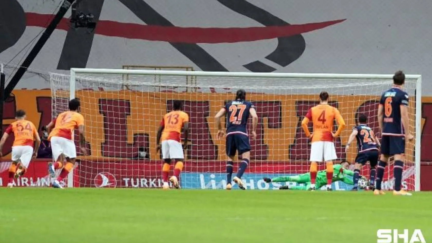 Süper Lig: Galatasaray: 1 - Medipol Başakşehir: 0 (İlk yarı)