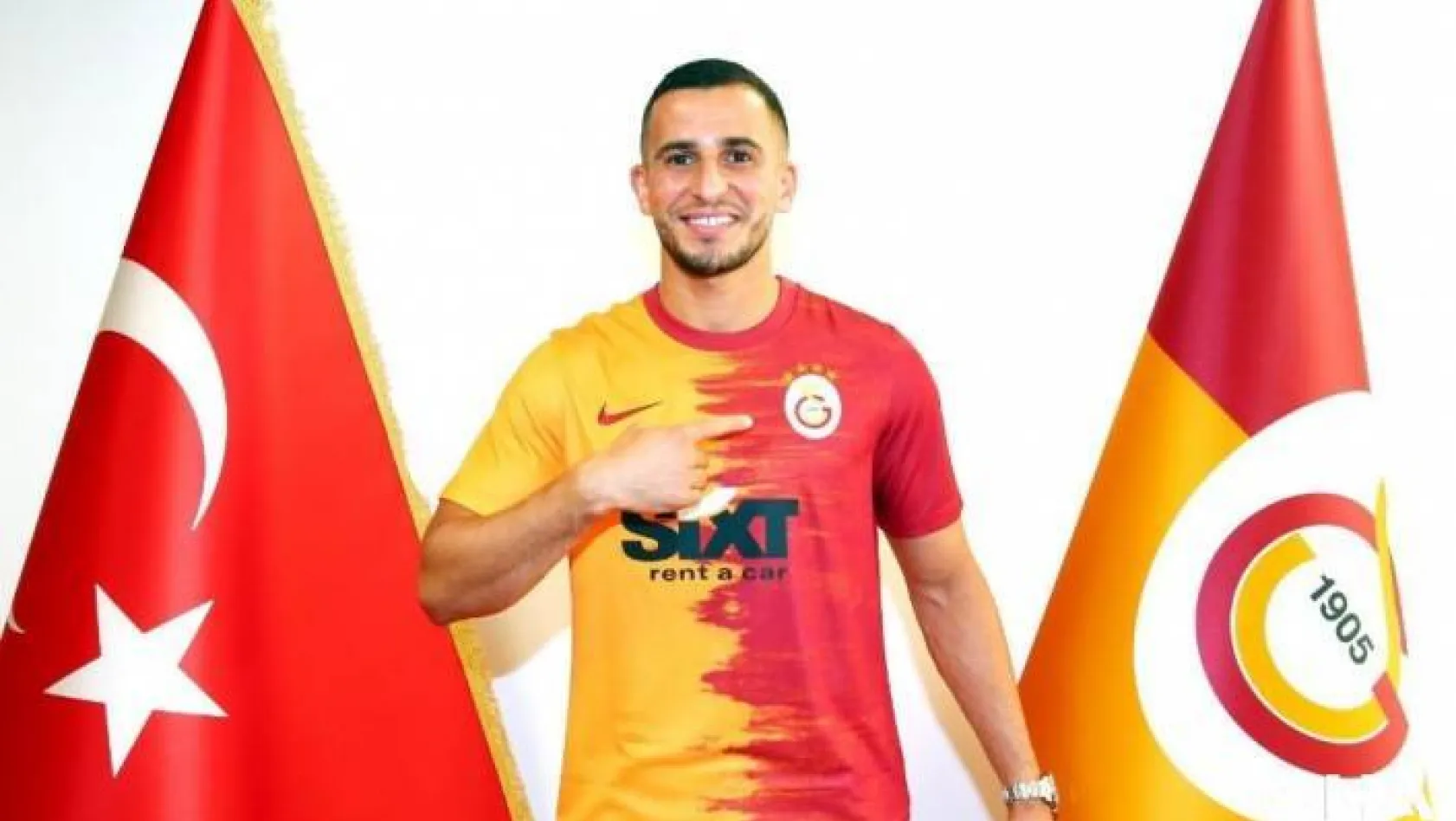 Yılbaşında elindeki havai fişeğin patlaması nedeniyle yaralanan Galatasaraylı futbolcu Omar Elabdellaoui, federasyona bildirilen A takım listesinde yer almadı.